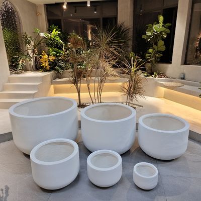 Indoor Outdoor Smooth Fiber Clay Planter met drainage gaten