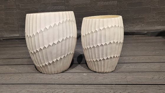 kopen Uniek ontworpen kleiplanter met glad oppervlak en afvoergaten online manufacture
