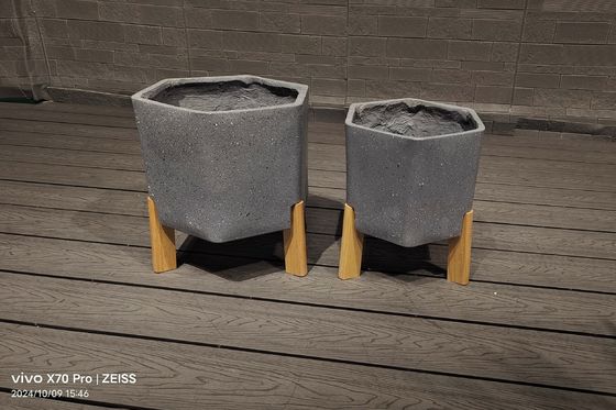 kopen Op maat gemaakte fijnkleiplanter met een levensduur van 7-8 jaar binnen en een rhombusontwerp online manufacture