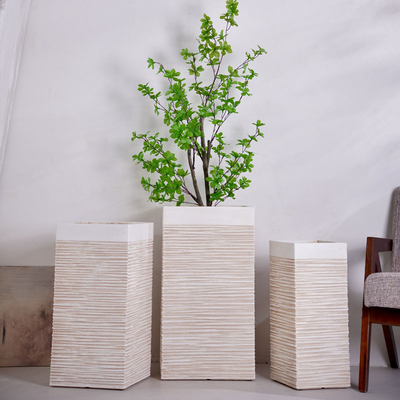 kopen Neutrale beige ronde kleiglasplanter met verticaal gestreepte patroon lichtgewicht duurzaam onderhoudsarme bloempot vakantie villa hotel winkelcentrum kantoor decoratie tuin landschapsontwerp online manufacture
