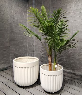kopen Witte Delux Verticaal Fluted Design Ronde Ei Vorm Fiber Clay Planter Tuin Park Landschappen online manufacture