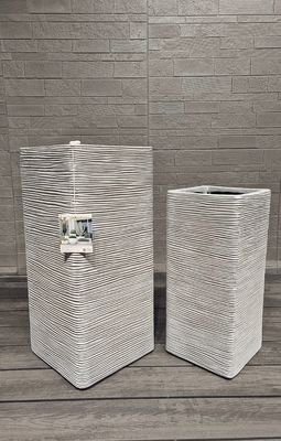 kopen Moderne Vierkante Kolom Bloembak voor Woonkamer Winkelcentrum Vloerdecoratie Afgewerkte Klei Cement Bloempot Spuitverf Ontwerp online manufacture