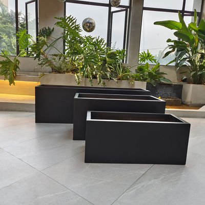 Matte tuin glasvezel bloempotten Zwarte kleur Voor buiten