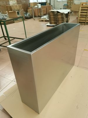 Op maat gemaakt van roestvrij staal rechthoekige tuinplanter extra grote metalen bloempot