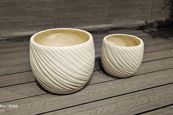 Waterdichte en branddichte kleivezelplanter Φ350*H240 met afvoergaten en Φ300*H210